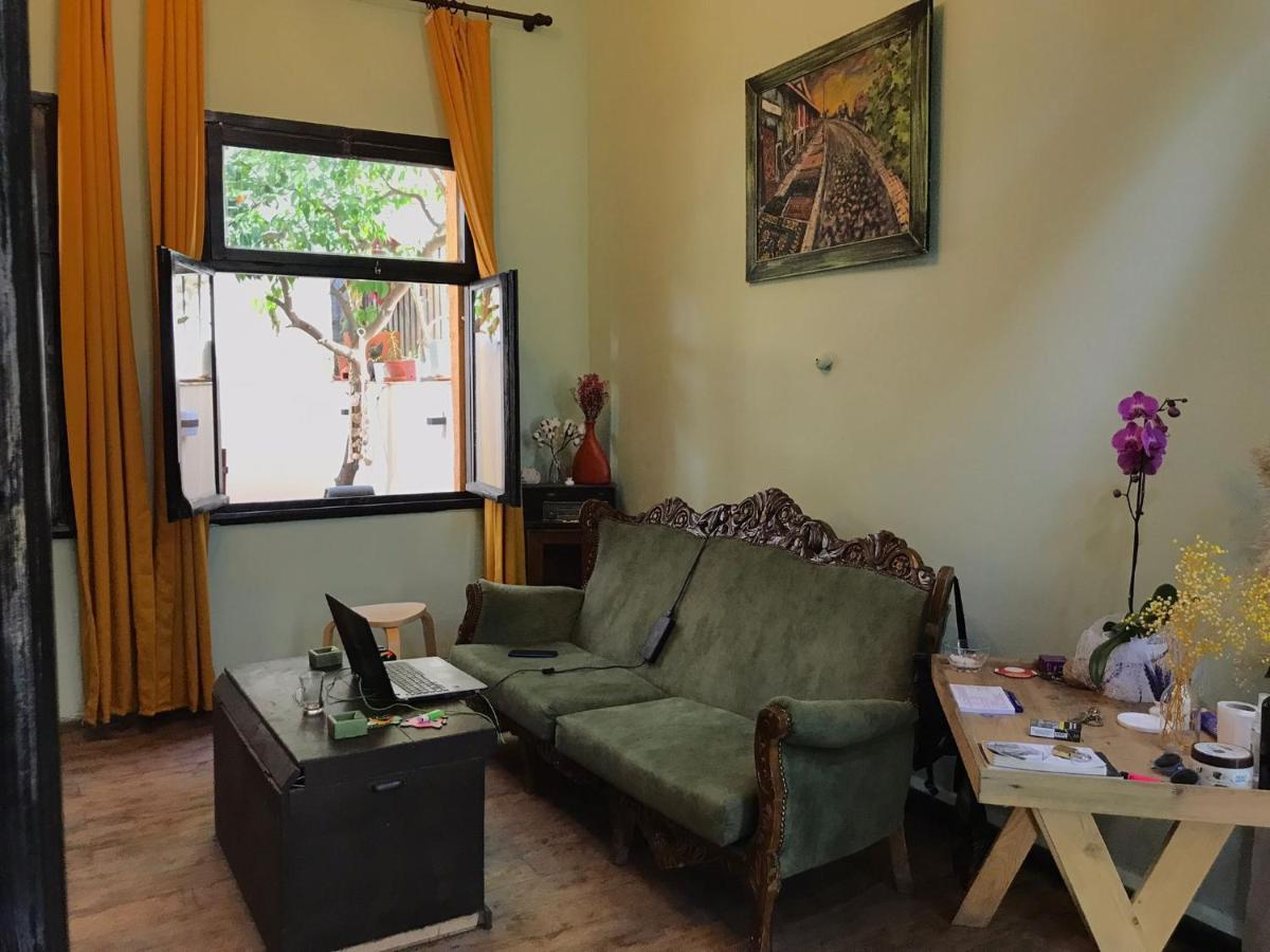 Titan House Hostel İzmir Buitenkant foto