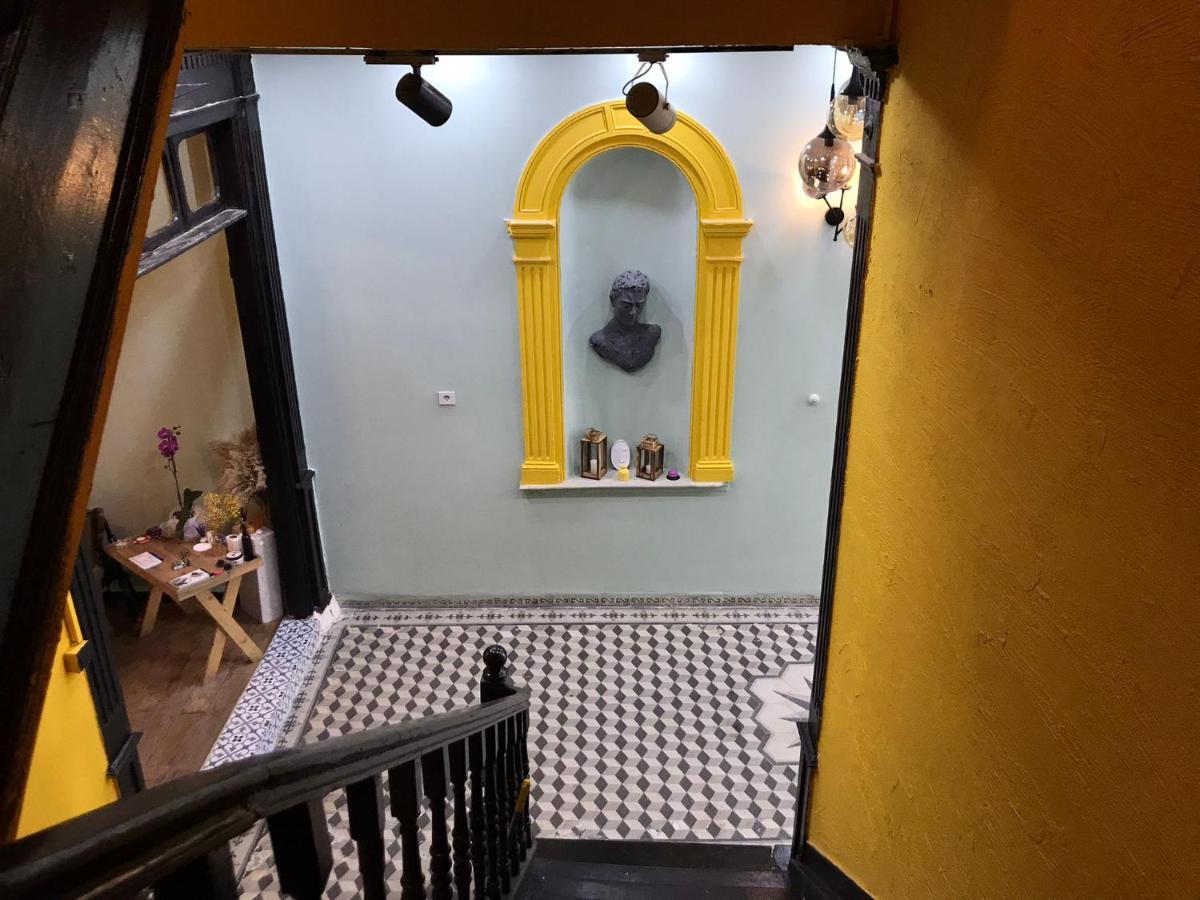 Titan House Hostel İzmir Buitenkant foto
