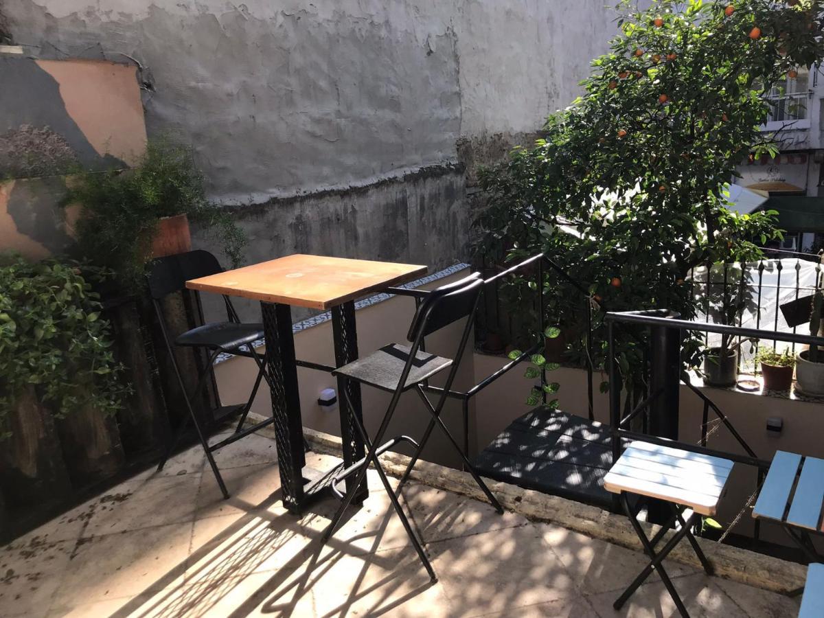 Titan House Hostel İzmir Buitenkant foto
