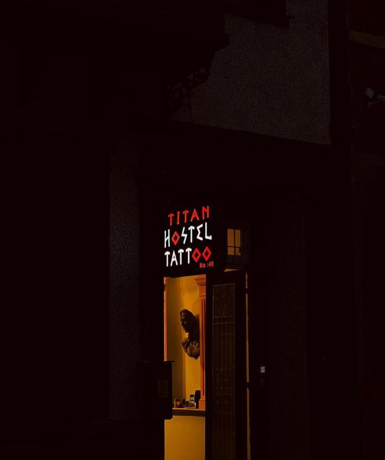 Titan House Hostel İzmir Buitenkant foto