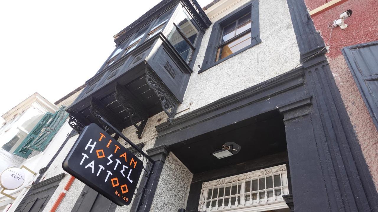 Titan House Hostel İzmir Buitenkant foto